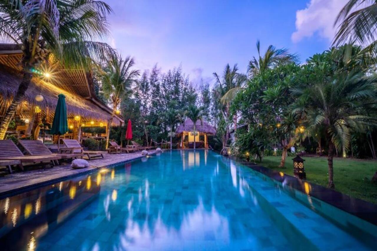 Flower Bud Bungalow Pecatu  Exterior photo