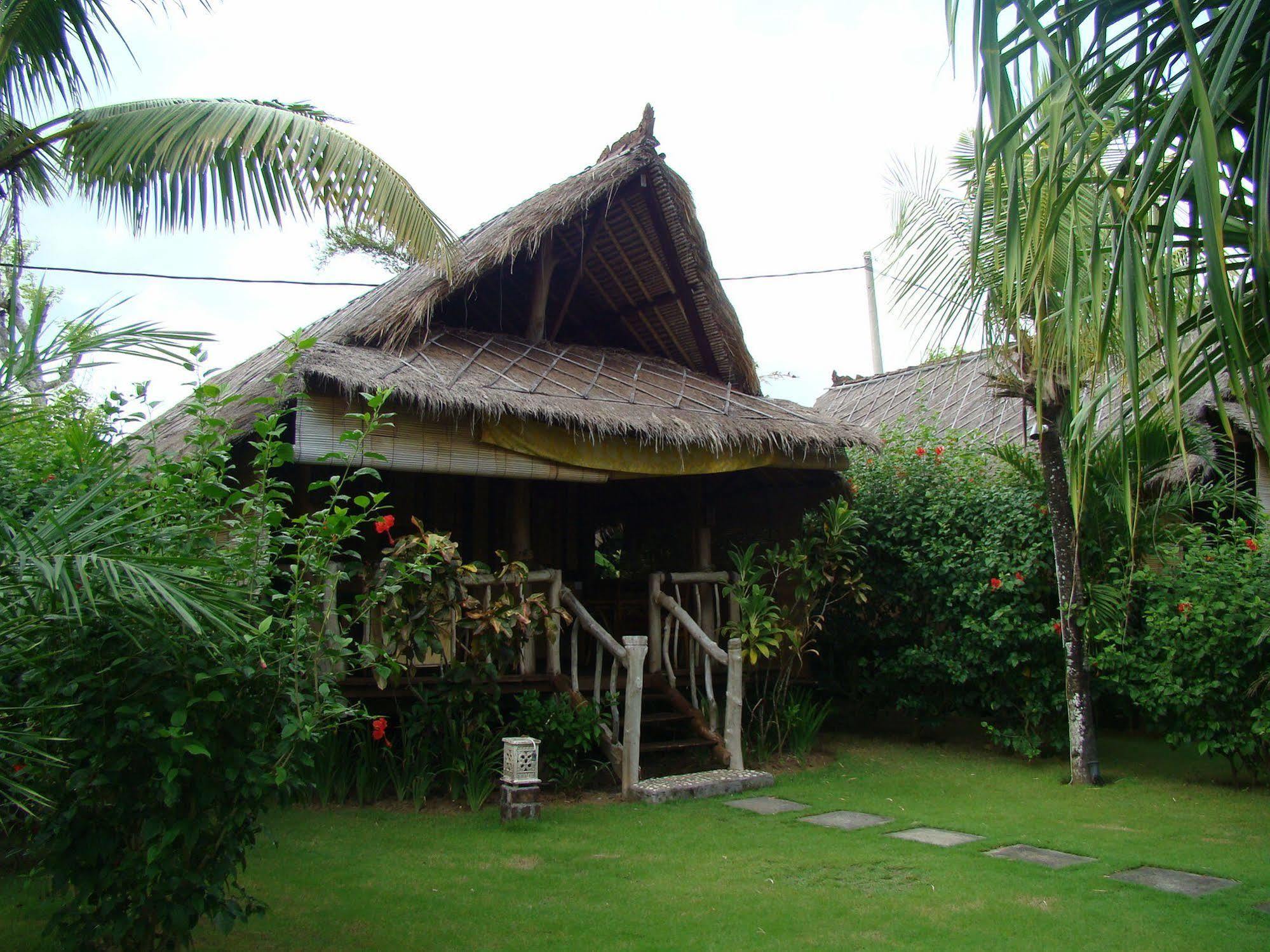 Flower Bud Bungalow Pecatu  Exterior photo