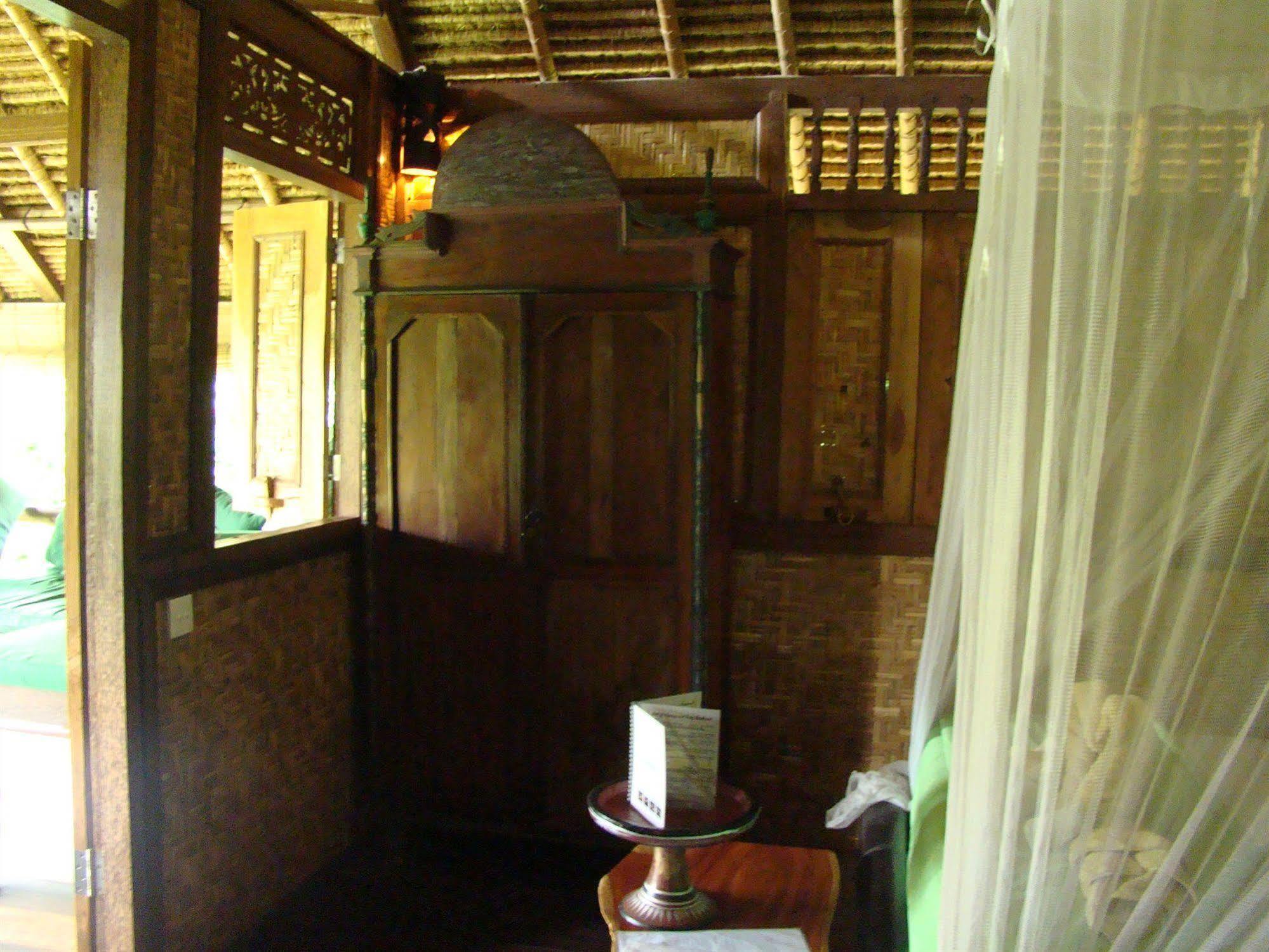 Flower Bud Bungalow Pecatu  Exterior photo