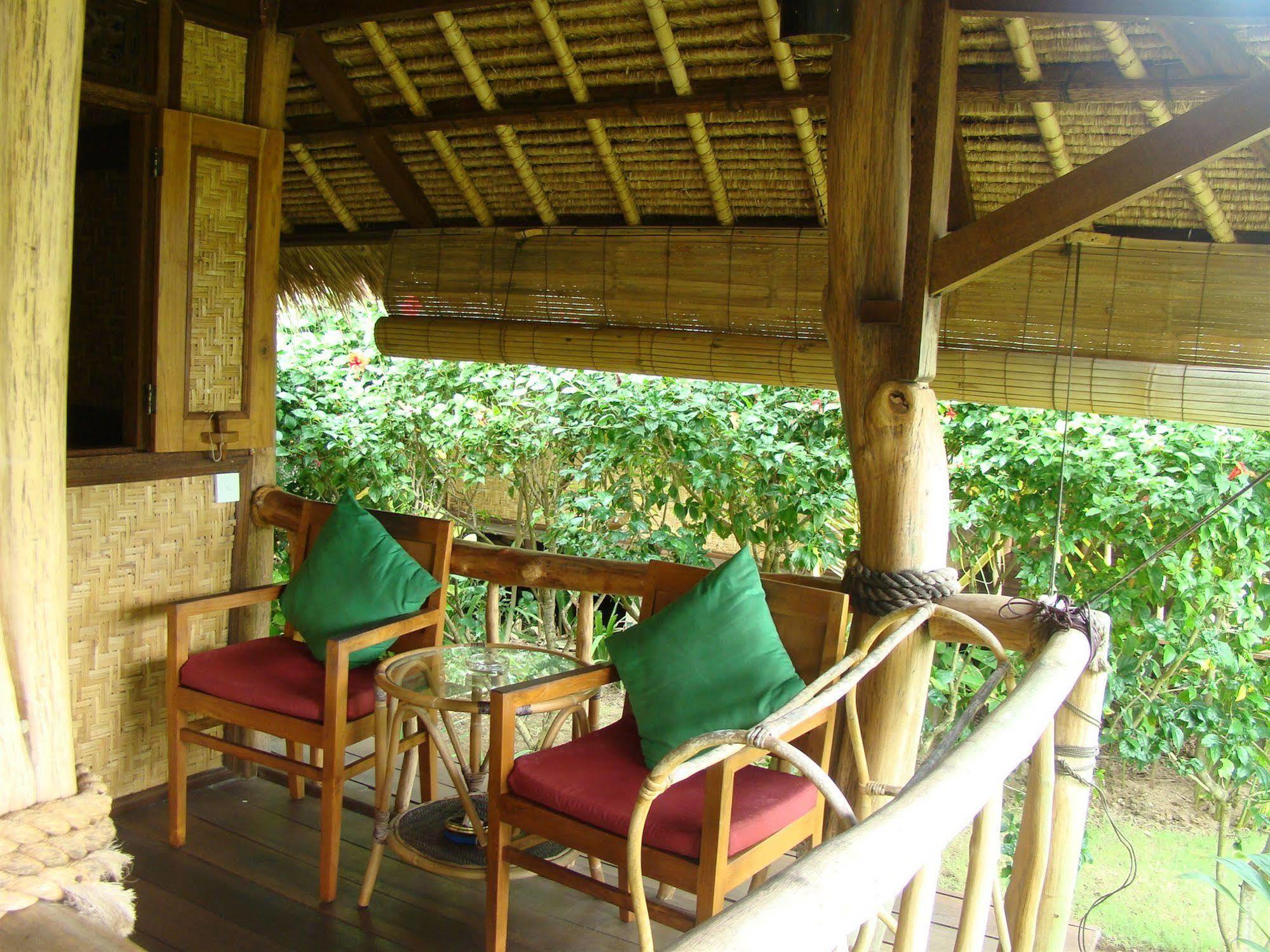 Flower Bud Bungalow Pecatu  Exterior photo
