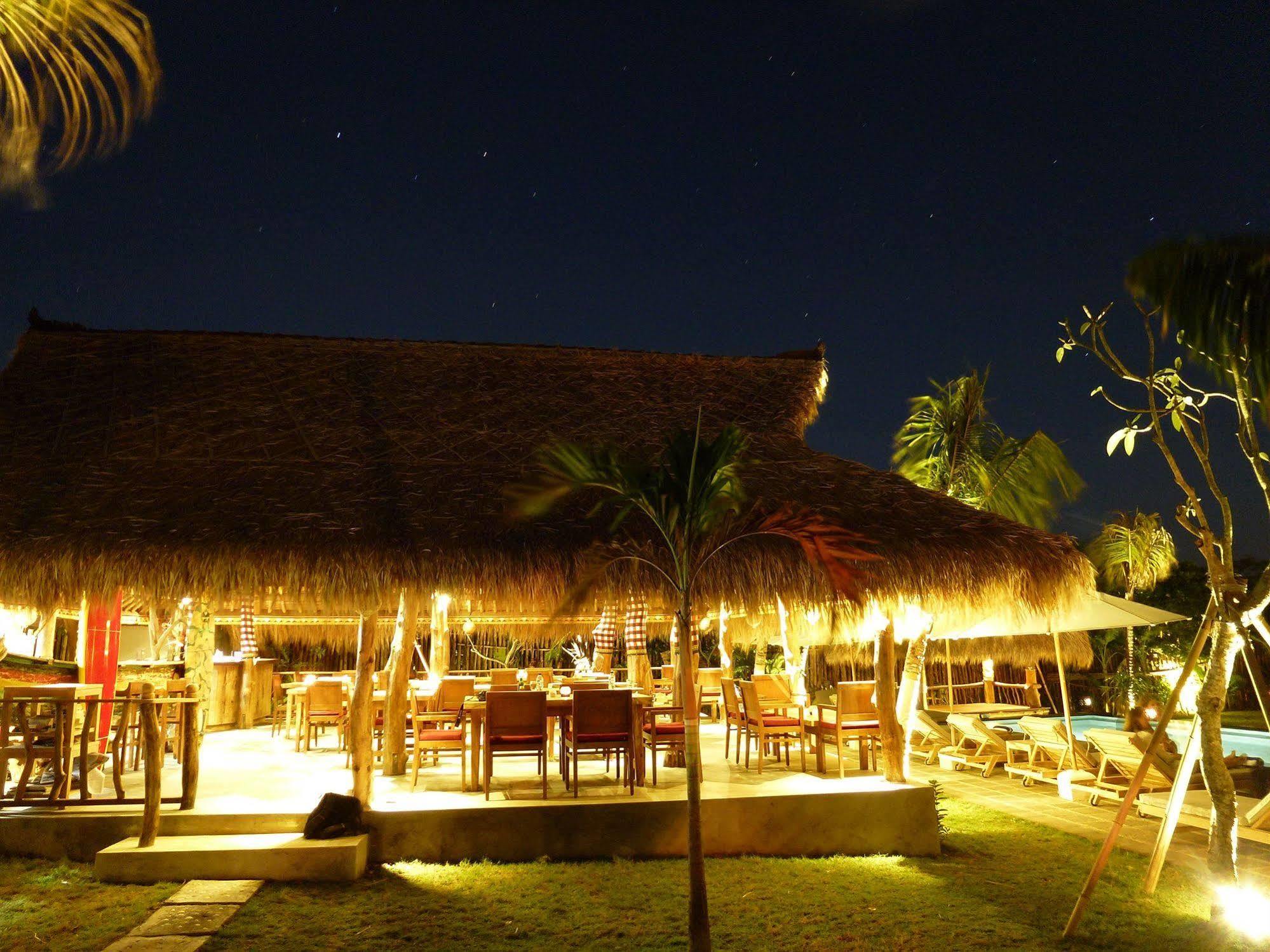 Flower Bud Bungalow Pecatu  Exterior photo