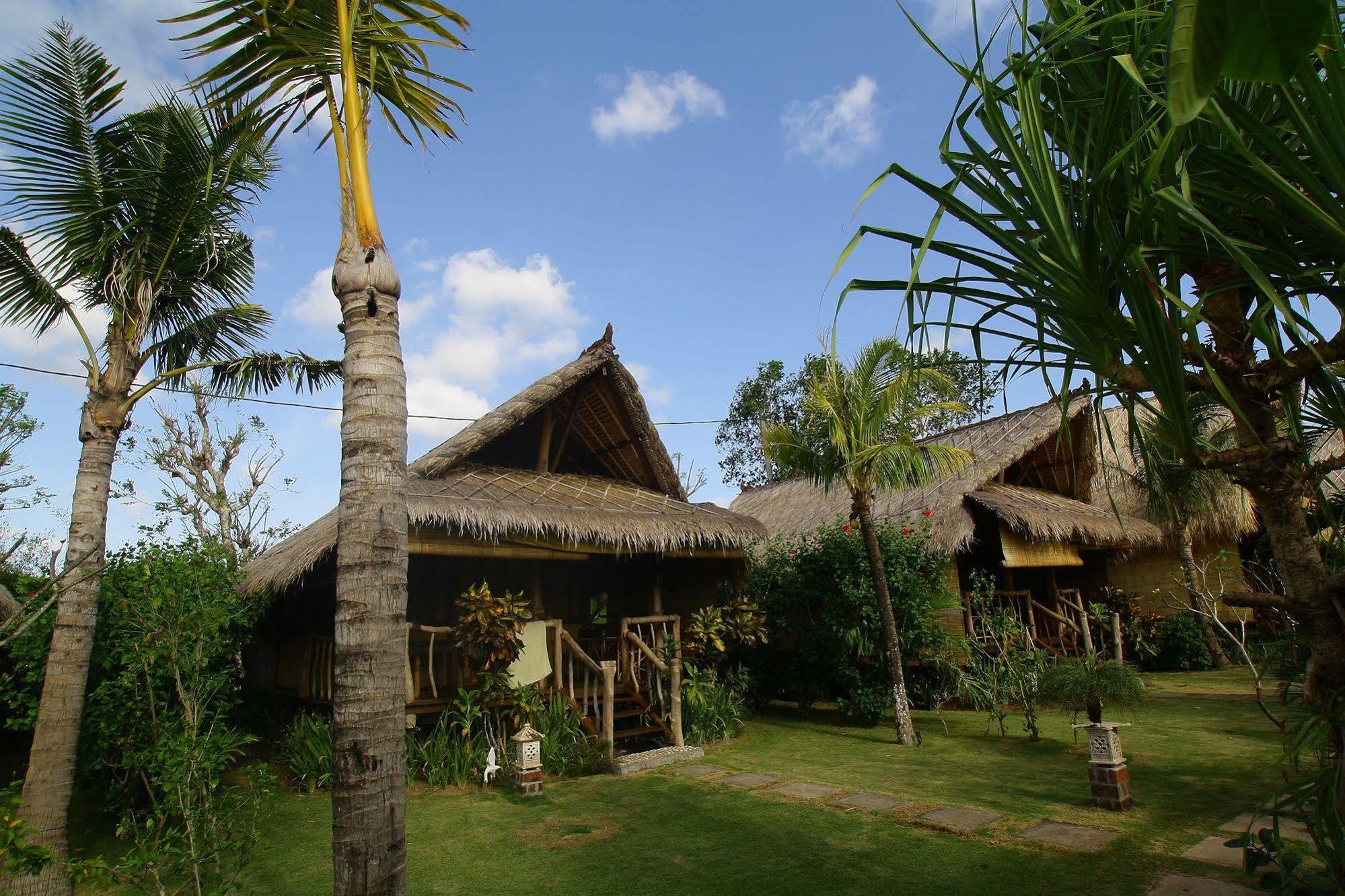 Flower Bud Bungalow Pecatu  Exterior photo